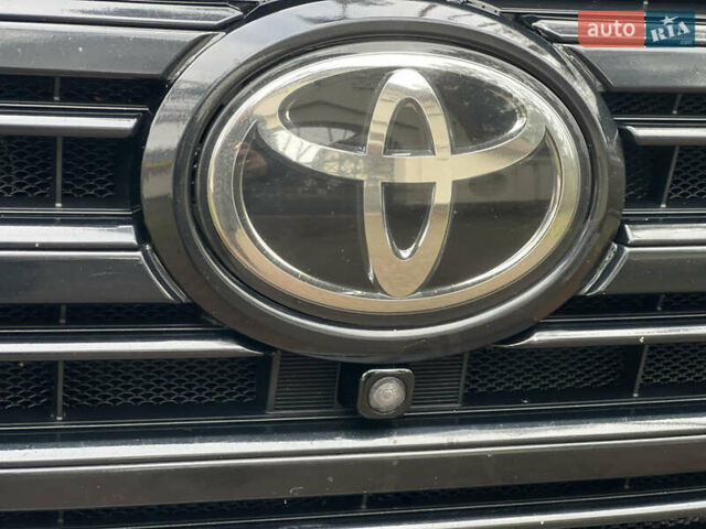 Черный Тойота Ленд Крузер, объемом двигателя 4.5 л и пробегом 239 тыс. км за 46900 $, фото 9 на Automoto.ua