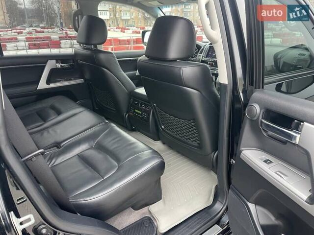 Чорний Тойота Ленд Крузер, об'ємом двигуна 4.46 л та пробігом 314 тис. км за 41000 $, фото 10 на Automoto.ua