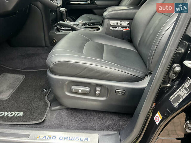 Черный Тойота Ленд Крузер, объемом двигателя 4.5 л и пробегом 239 тыс. км за 46900 $, фото 58 на Automoto.ua