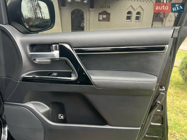 Черный Тойота Ленд Крузер, объемом двигателя 4.5 л и пробегом 239 тыс. км за 46900 $, фото 97 на Automoto.ua