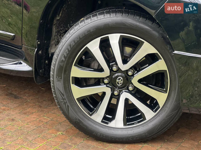 Черный Тойота Ленд Крузер, объемом двигателя 4.5 л и пробегом 239 тыс. км за 46900 $, фото 7 на Automoto.ua