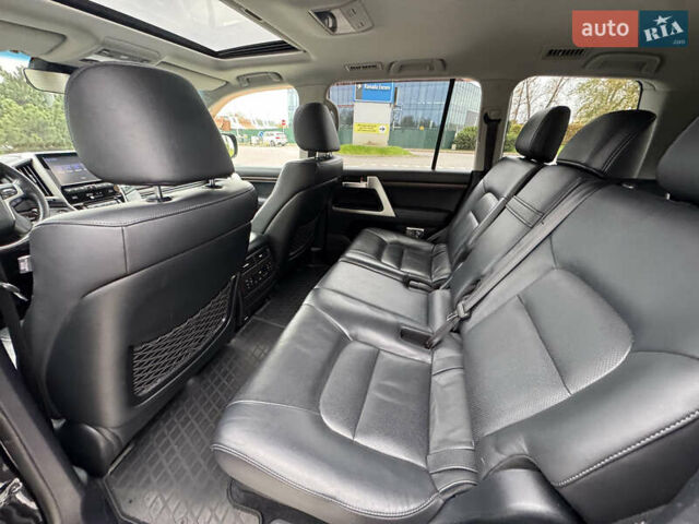 Черный Тойота Ленд Крузер, объемом двигателя 4.46 л и пробегом 324 тыс. км за 46999 $, фото 32 на Automoto.ua