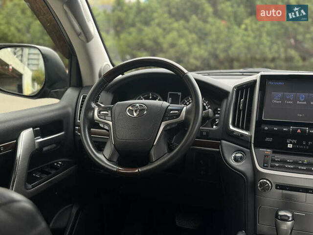 Черный Тойота Ленд Крузер, объемом двигателя 4.46 л и пробегом 324 тыс. км за 46999 $, фото 38 на Automoto.ua