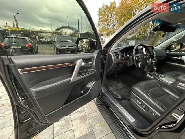 Черный Тойота Ленд Крузер, объемом двигателя 4.46 л и пробегом 264 тыс. км за 41500 $, фото 19 на Automoto.ua
