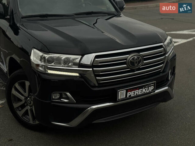 Черный Тойота Ленд Крузер, объемом двигателя 4.46 л и пробегом 324 тыс. км за 46999 $, фото 4 на Automoto.ua