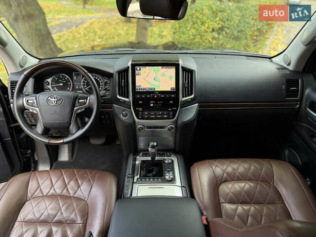 Черный Тойота Ленд Крузер, объемом двигателя 4.46 л и пробегом 225 тыс. км за 55500 $, фото 53 на Automoto.ua