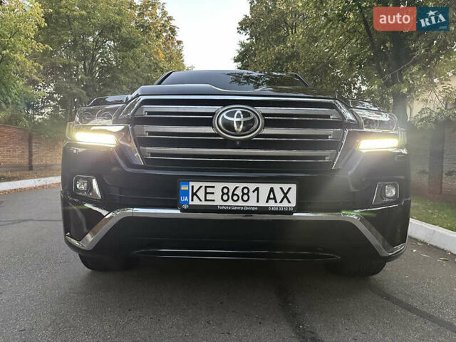 Черный Тойота Ленд Крузер, объемом двигателя 4.46 л и пробегом 189 тыс. км за 45000 $, фото 61 на Automoto.ua