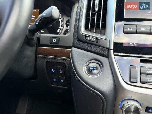 Черный Тойота Ленд Крузер, объемом двигателя 4.46 л и пробегом 225 тыс. км за 55500 $, фото 41 на Automoto.ua