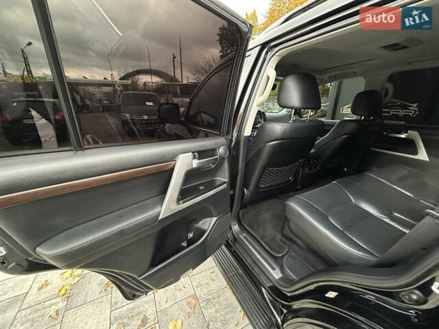 Черный Тойота Ленд Крузер, объемом двигателя 4.46 л и пробегом 264 тыс. км за 41500 $, фото 27 на Automoto.ua