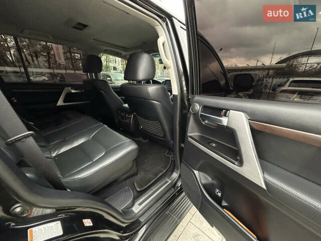 Черный Тойота Ленд Крузер, объемом двигателя 4.46 л и пробегом 264 тыс. км за 41500 $, фото 34 на Automoto.ua