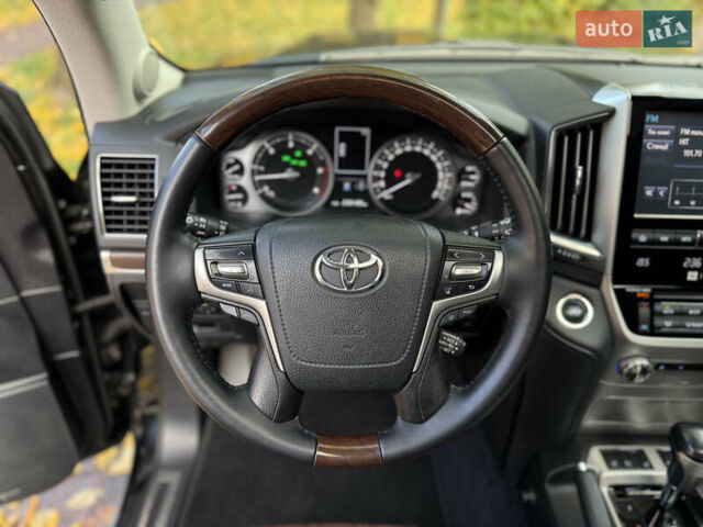 Черный Тойота Ленд Крузер, объемом двигателя 4.46 л и пробегом 225 тыс. км за 55500 $, фото 34 на Automoto.ua