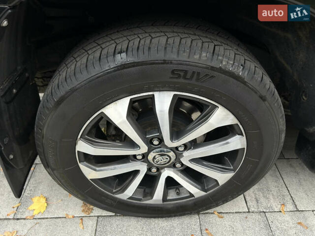 Черный Тойота Ленд Крузер, объемом двигателя 4.46 л и пробегом 264 тыс. км за 41500 $, фото 39 на Automoto.ua