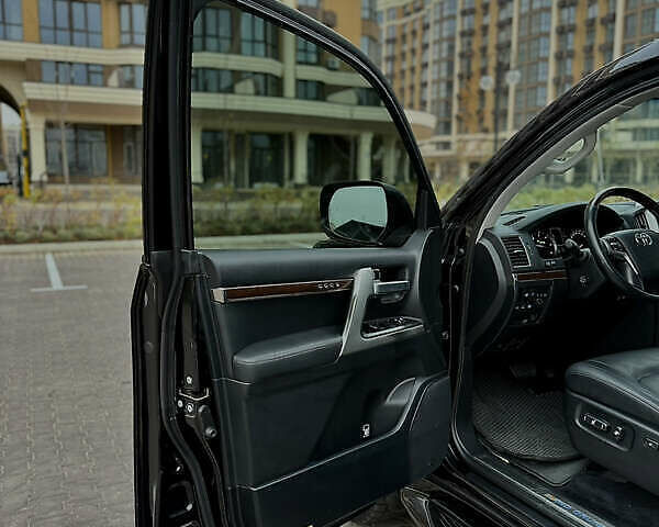 Черный Тойота Ленд Крузер, объемом двигателя 4.66 л и пробегом 184 тыс. км за 53500 $, фото 11 на Automoto.ua