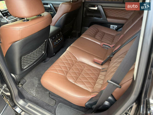 Черный Тойота Ленд Крузер, объемом двигателя 4.46 л и пробегом 225 тыс. км за 55500 $, фото 49 на Automoto.ua