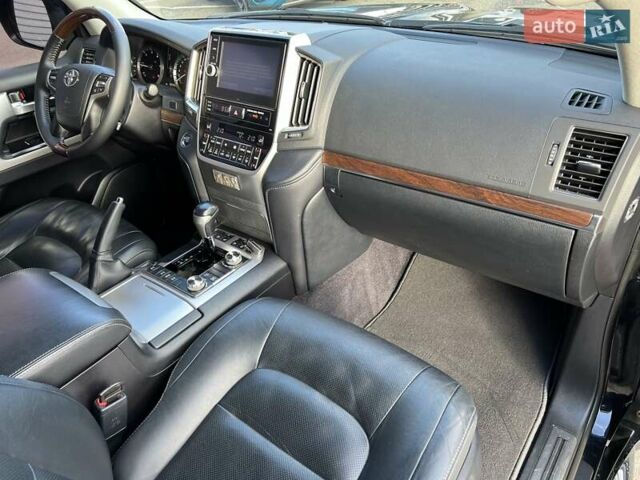 Черный Тойота Ленд Крузер, объемом двигателя 4.46 л и пробегом 150 тыс. км за 48500 $, фото 30 на Automoto.ua