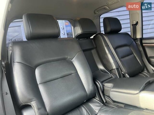 Черный Тойота Ленд Крузер, объемом двигателя 4.46 л и пробегом 150 тыс. км за 48500 $, фото 27 на Automoto.ua