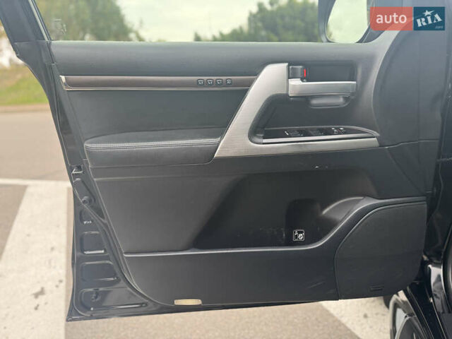 Черный Тойота Ленд Крузер, объемом двигателя 4.46 л и пробегом 324 тыс. км за 46999 $, фото 14 на Automoto.ua