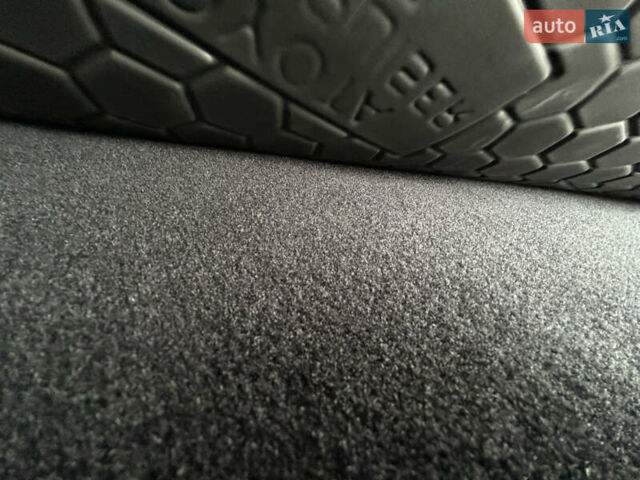 Черный Тойота Ленд Крузер, объемом двигателя 4.46 л и пробегом 264 тыс. км за 41500 $, фото 33 на Automoto.ua