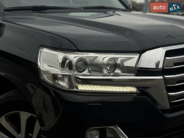 Черный Тойота Ленд Крузер, объемом двигателя 4.46 л и пробегом 324 тыс. км за 46999 $, фото 2 на Automoto.ua