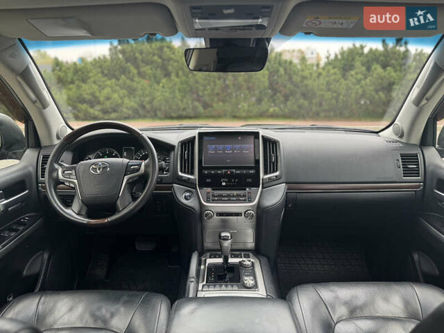 Черный Тойота Ленд Крузер, объемом двигателя 4.46 л и пробегом 324 тыс. км за 46999 $, фото 41 на Automoto.ua