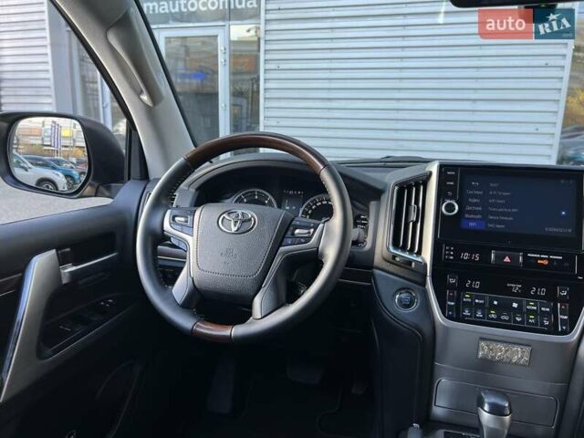 Черный Тойота Ленд Крузер, объемом двигателя 4.46 л и пробегом 150 тыс. км за 48500 $, фото 16 на Automoto.ua