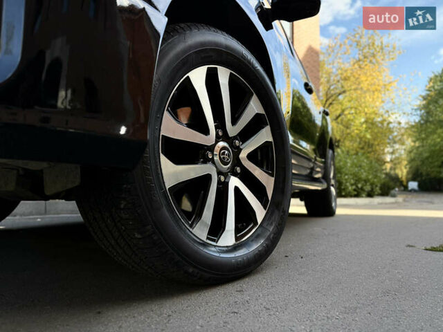 Черный Тойота Ленд Крузер, объемом двигателя 4.46 л и пробегом 225 тыс. км за 55500 $, фото 8 на Automoto.ua