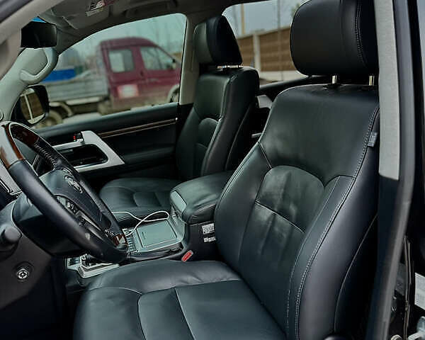 Черный Тойота Ленд Крузер, объемом двигателя 4.66 л и пробегом 184 тыс. км за 53500 $, фото 8 на Automoto.ua