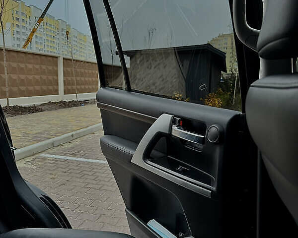 Черный Тойота Ленд Крузер, объемом двигателя 4.66 л и пробегом 184 тыс. км за 53500 $, фото 12 на Automoto.ua