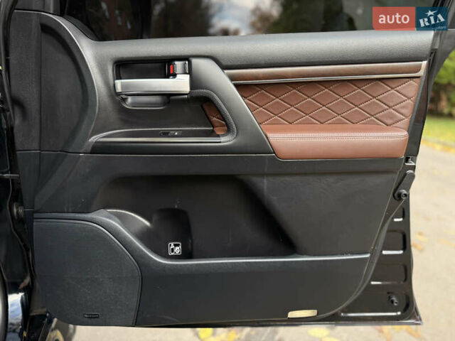 Черный Тойота Ленд Крузер, объемом двигателя 4.46 л и пробегом 225 тыс. км за 55500 $, фото 59 на Automoto.ua
