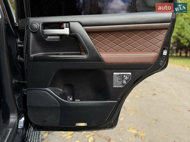 Черный Тойота Ленд Крузер, объемом двигателя 4.46 л и пробегом 225 тыс. км за 55500 $, фото 57 на Automoto.ua