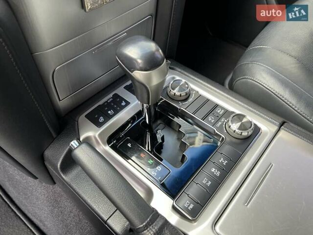 Черный Тойота Ленд Крузер, объемом двигателя 4.46 л и пробегом 150 тыс. км за 48500 $, фото 18 на Automoto.ua