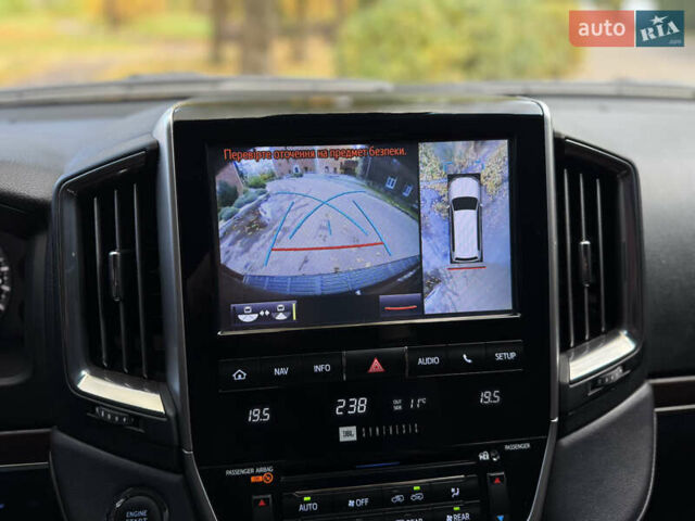 Черный Тойота Ленд Крузер, объемом двигателя 4.46 л и пробегом 225 тыс. км за 55500 $, фото 44 на Automoto.ua