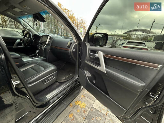 Черный Тойота Ленд Крузер, объемом двигателя 4.46 л и пробегом 264 тыс. км за 41500 $, фото 36 на Automoto.ua