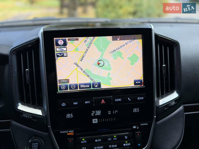 Черный Тойота Ленд Крузер, объемом двигателя 4.46 л и пробегом 225 тыс. км за 55500 $, фото 46 на Automoto.ua