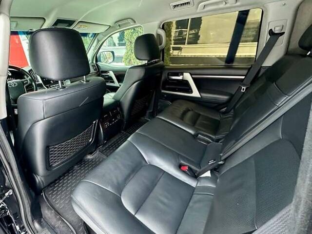 Чорний Тойота Ленд Крузер, об'ємом двигуна 4.46 л та пробігом 127 тис. км за 110000 $, фото 24 на Automoto.ua