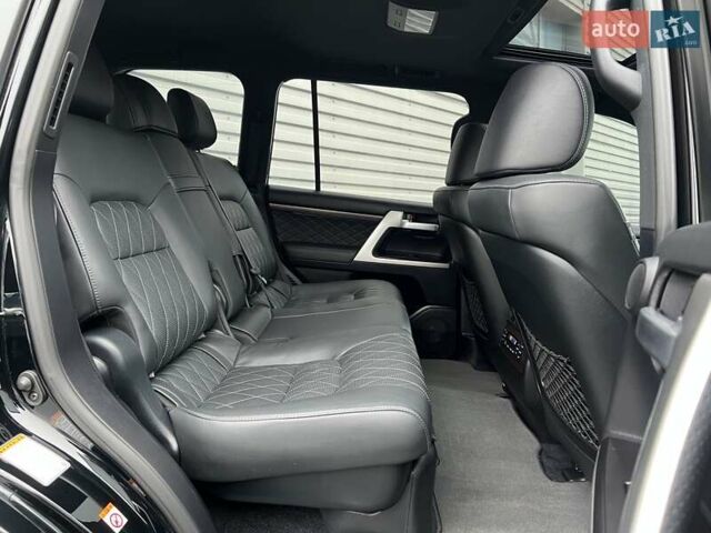 Черный Тойота Ленд Крузер, объемом двигателя 4.46 л и пробегом 51 тыс. км за 72000 $, фото 27 на Automoto.ua