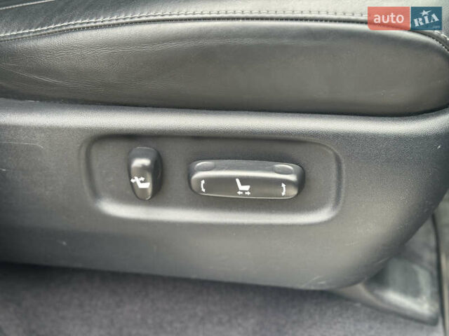 Черный Тойота Ленд Крузер, объемом двигателя 4.46 л и пробегом 324 тыс. км за 46999 $, фото 44 на Automoto.ua