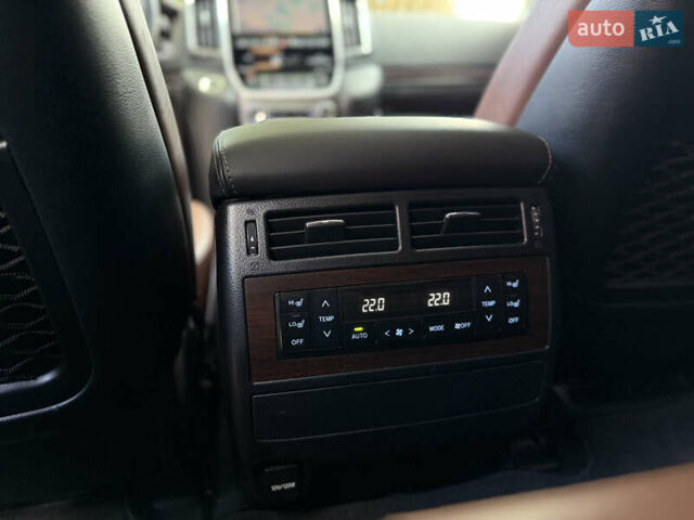 Черный Тойота Ленд Крузер, объемом двигателя 4.46 л и пробегом 225 тыс. км за 55500 $, фото 52 на Automoto.ua