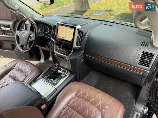 Черный Тойота Ленд Крузер, объемом двигателя 4.46 л и пробегом 225 тыс. км за 55500 $, фото 63 на Automoto.ua