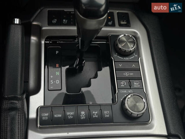 Черный Тойота Ленд Крузер, объемом двигателя 4.46 л и пробегом 324 тыс. км за 46999 $, фото 25 на Automoto.ua