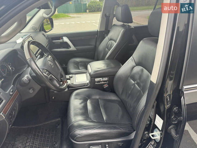 Черный Тойота Ленд Крузер, объемом двигателя 4.46 л и пробегом 324 тыс. км за 46999 $, фото 20 на Automoto.ua