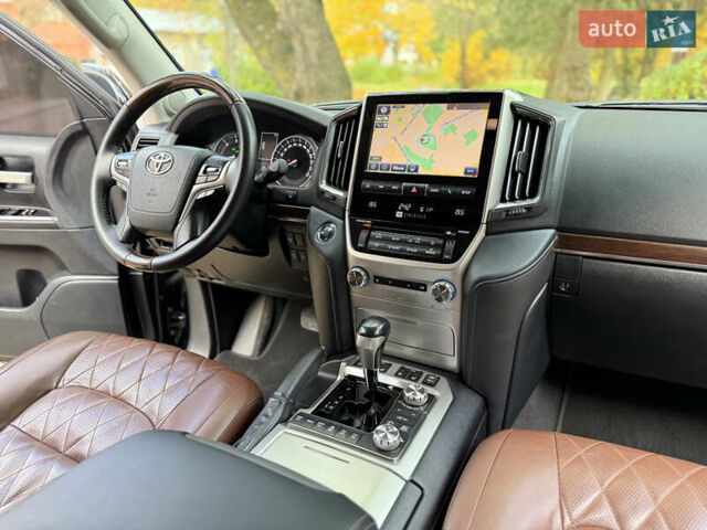 Черный Тойота Ленд Крузер, объемом двигателя 4.46 л и пробегом 225 тыс. км за 55500 $, фото 64 на Automoto.ua