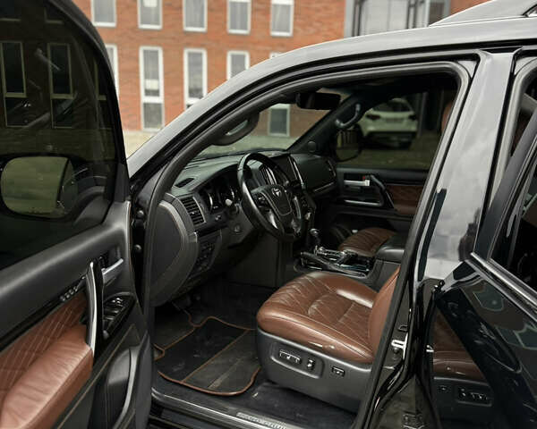 Черный Тойота Ленд Крузер, объемом двигателя 4.46 л и пробегом 132 тыс. км за 54999 $, фото 14 на Automoto.ua