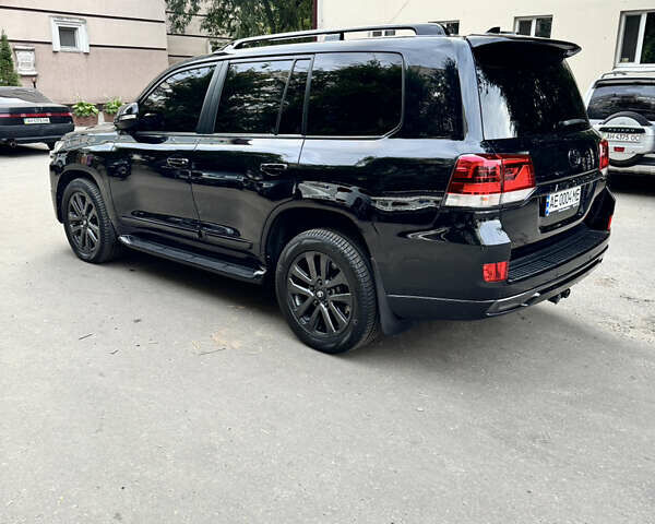 Черный Тойота Ленд Крузер, объемом двигателя 4.46 л и пробегом 177 тыс. км за 52000 $, фото 5 на Automoto.ua