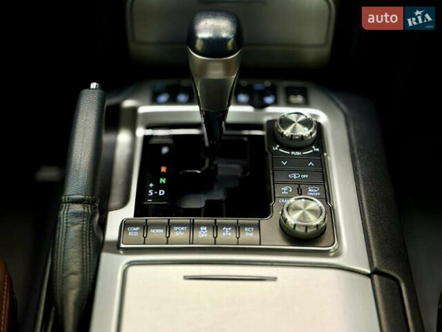 Черный Тойота Ленд Крузер, объемом двигателя 4.5 л и пробегом 131 тыс. км за 55000 $, фото 28 на Automoto.ua