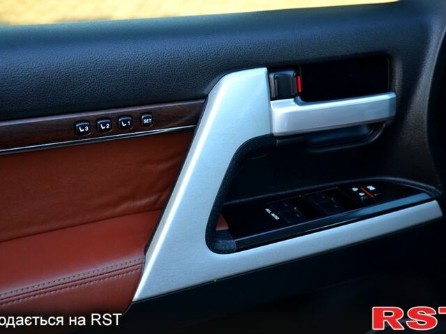 Черный Тойота Ленд Крузер, объемом двигателя 4.6 л и пробегом 137 тыс. км за 57500 $, фото 7 на Automoto.ua