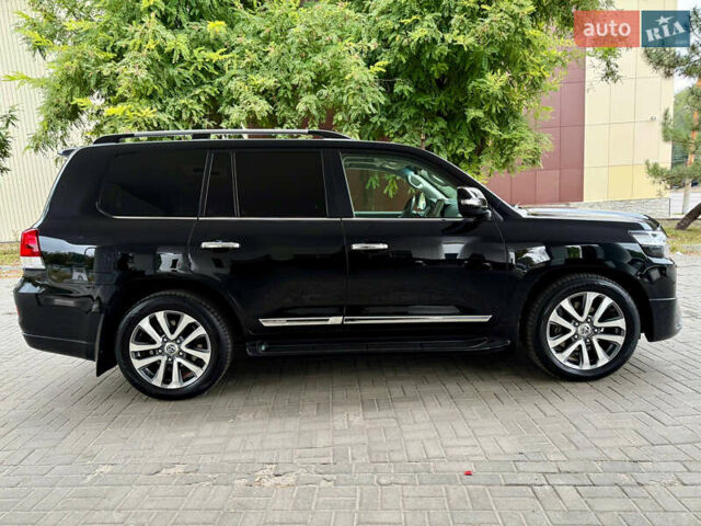 Черный Тойота Ленд Крузер, объемом двигателя 4.46 л и пробегом 118 тыс. км за 55500 $, фото 5 на Automoto.ua