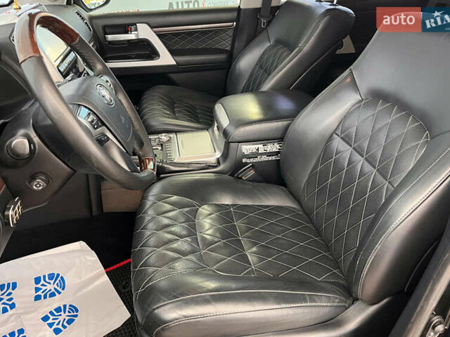 Черный Тойота Ленд Крузер, объемом двигателя 4.46 л и пробегом 184 тыс. км за 49950 $, фото 6 на Automoto.ua