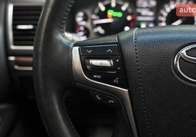 Черный Тойота Ленд Крузер, объемом двигателя 4.46 л и пробегом 149 тыс. км за 52700 $, фото 30 на Automoto.ua