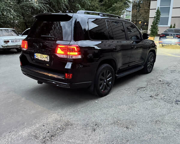 Черный Тойота Ленд Крузер, объемом двигателя 4.46 л и пробегом 177 тыс. км за 52000 $, фото 60 на Automoto.ua